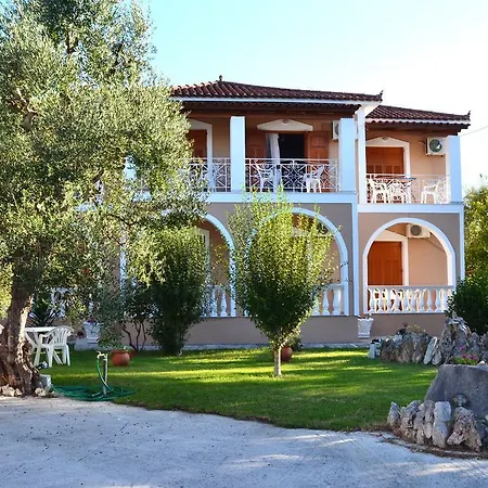 Pansion Mary מלון דירות 4*